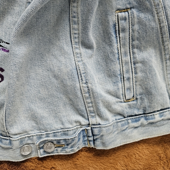 GAP Jean Jacket - Picture 5 of 8